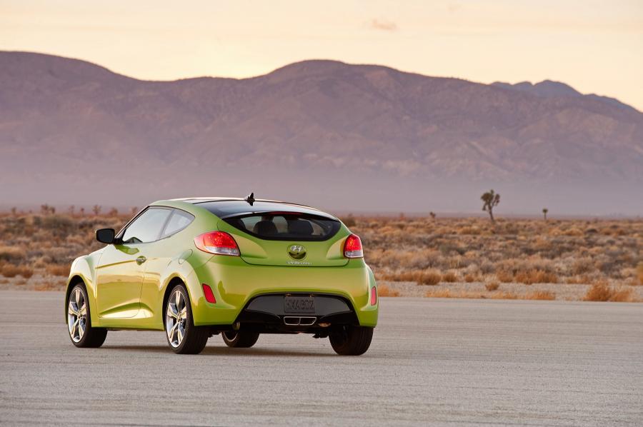  Hyundai Veloster 2011 года  (фото 20 из 184)